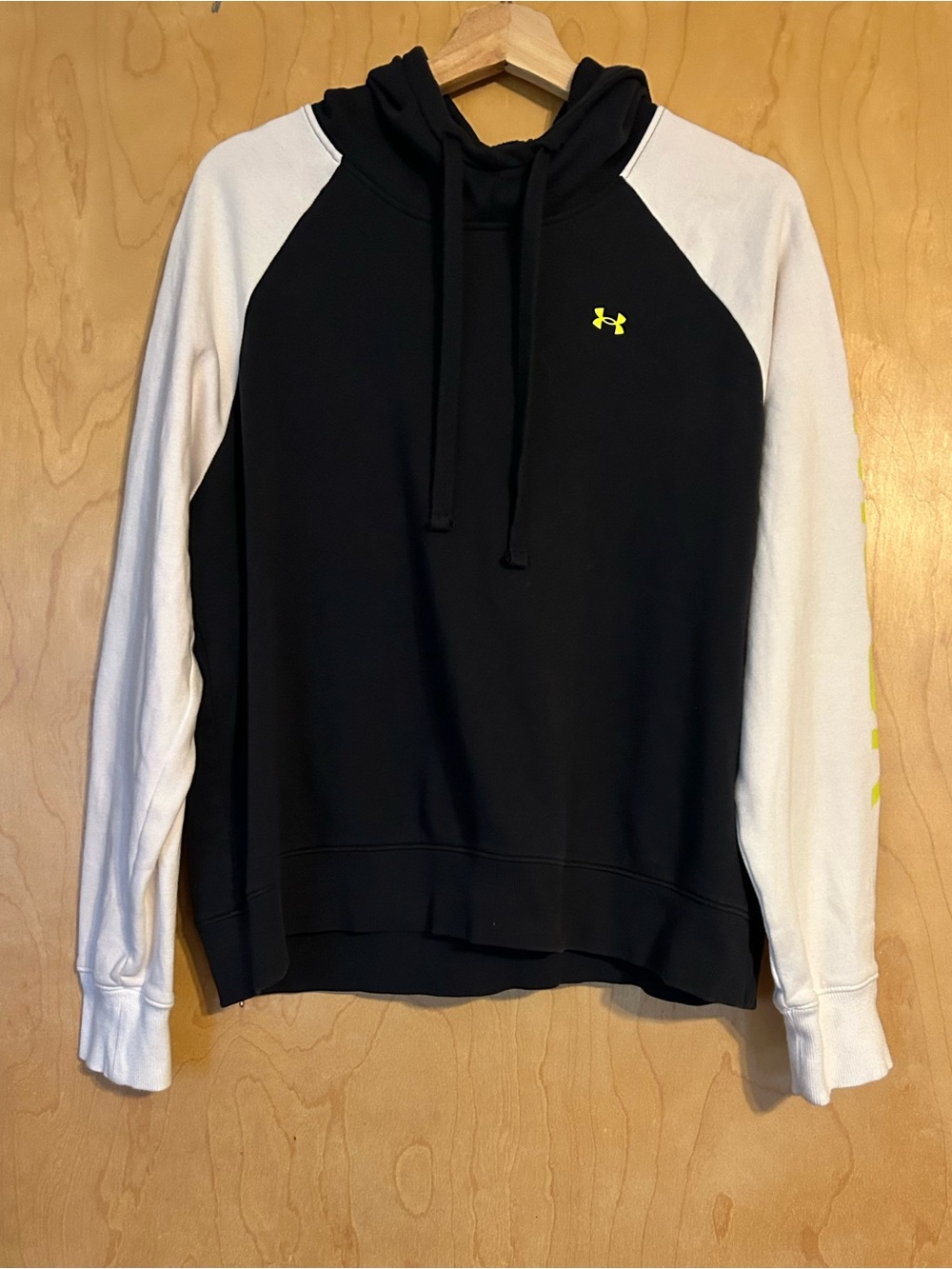 Under Armour Black and White Hooded Sweatshirt Youth XL
